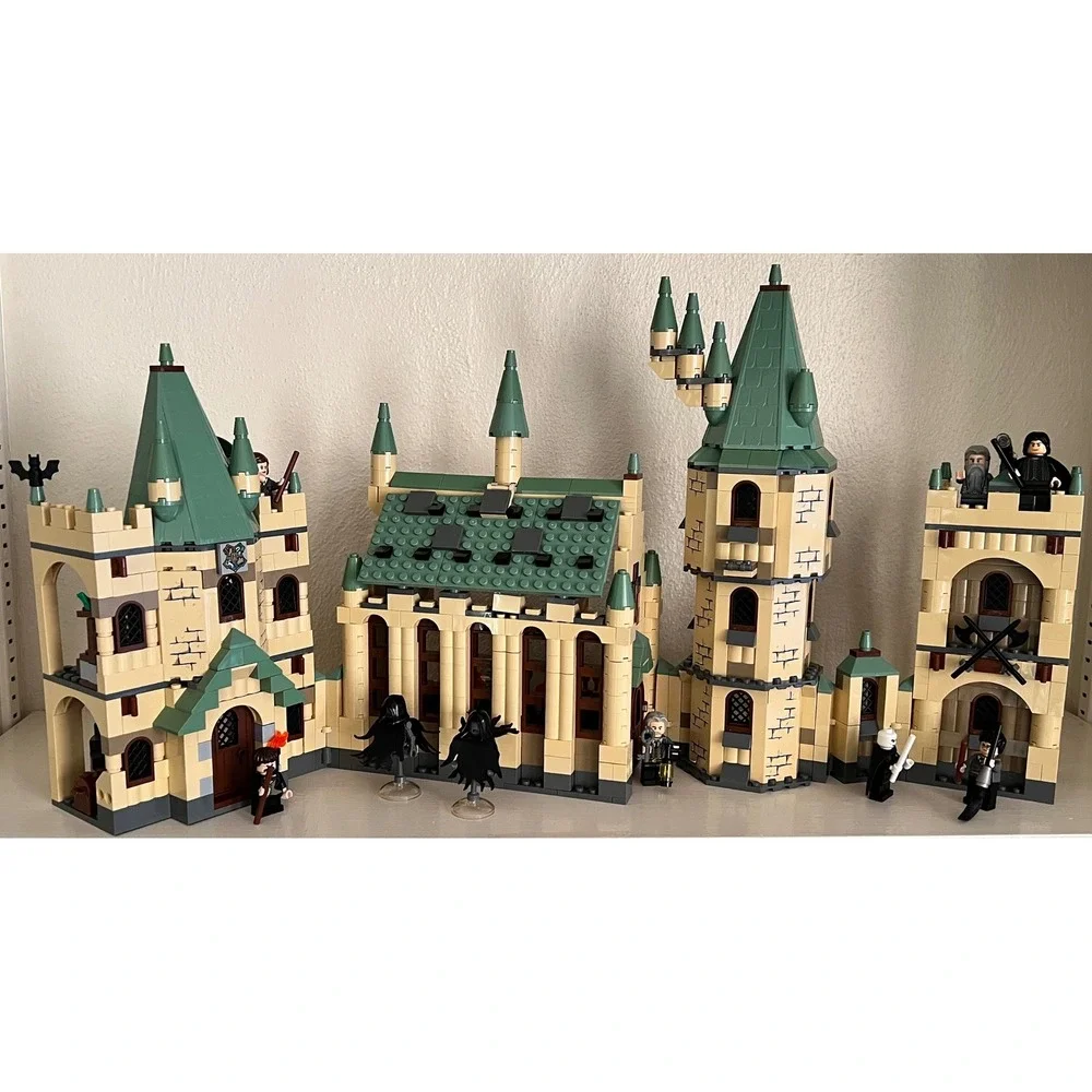 LEGO Harry Potter Hogwarts Castle 4842 Building Set with Minifigures 4th Edition